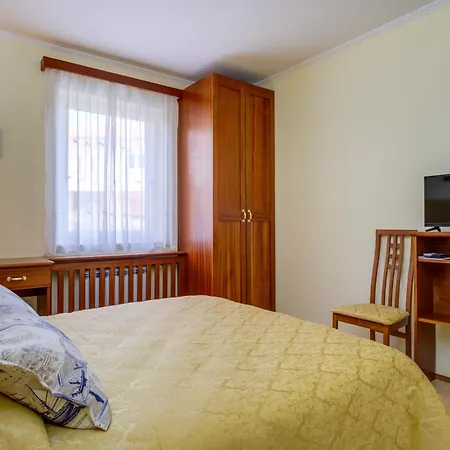 Katarina מאלי לוסיניי