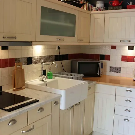 לינה וארוחת בוקר Katarina