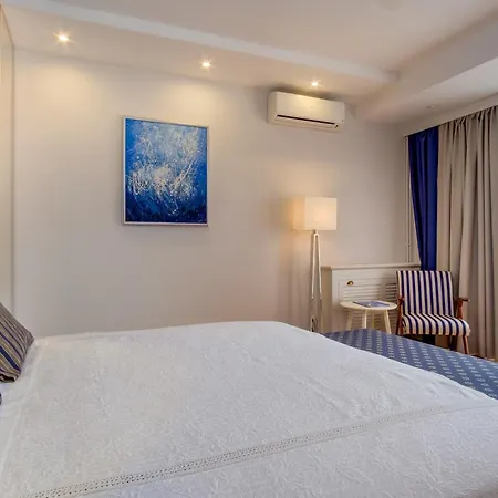 לינה וארוחת בוקר Katarina